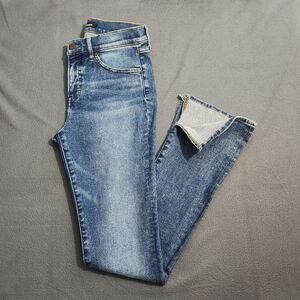 Express Women 8 Mid Rise Skyscraper Hyper Sculpt Bootcut Jeans